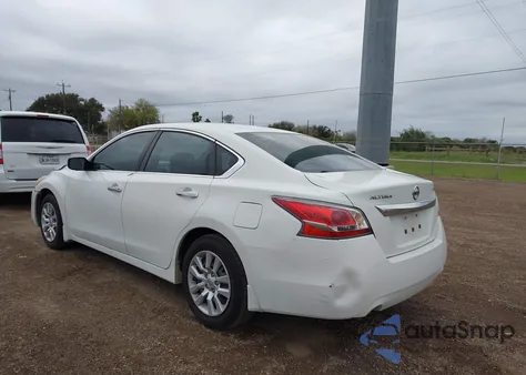 2015 Nissan Altima 2.5 S z USA, uszkodzony, nr VIN 1N4AL3AP6FN888067